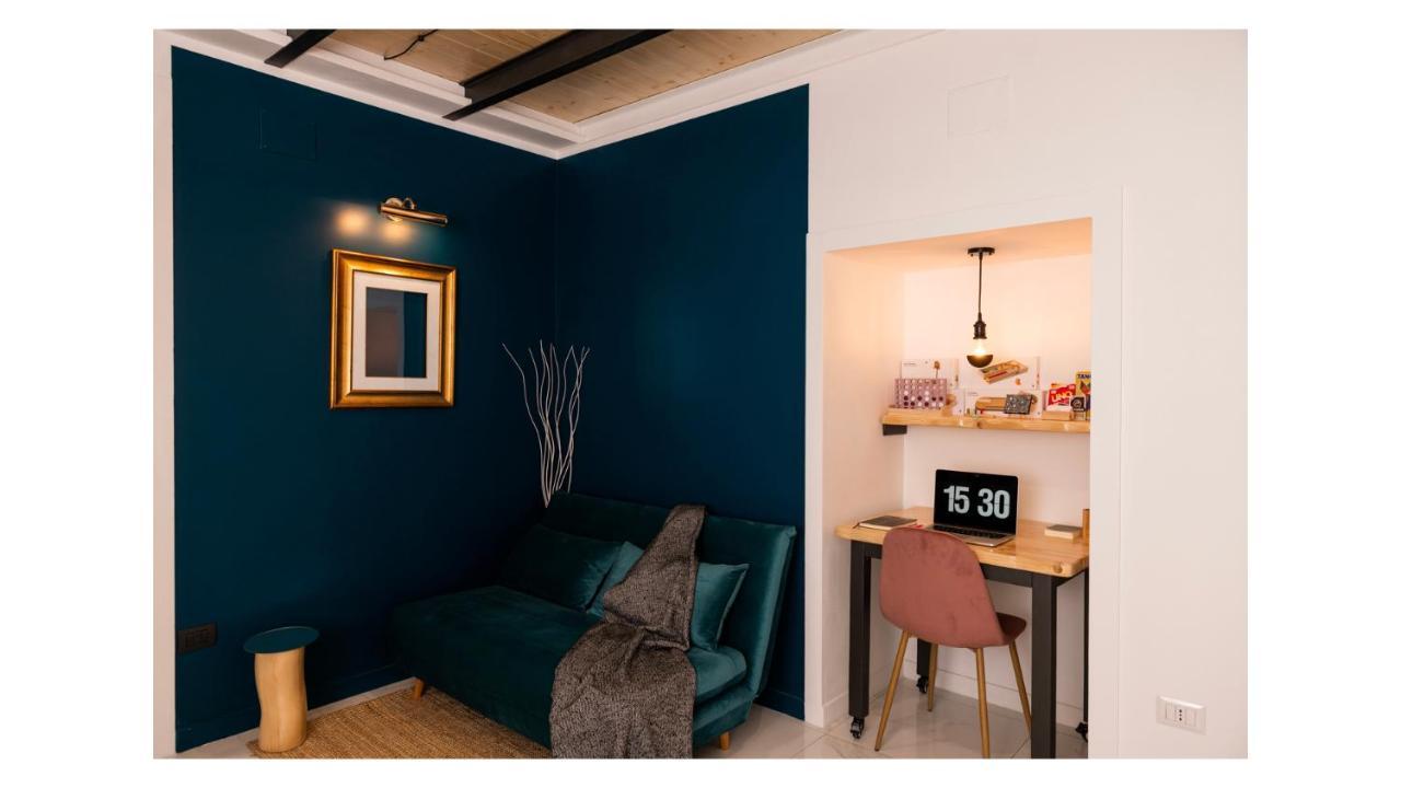 Light Pink - Suite In The Middle Of Everything Torre Annunziata Exterior photo